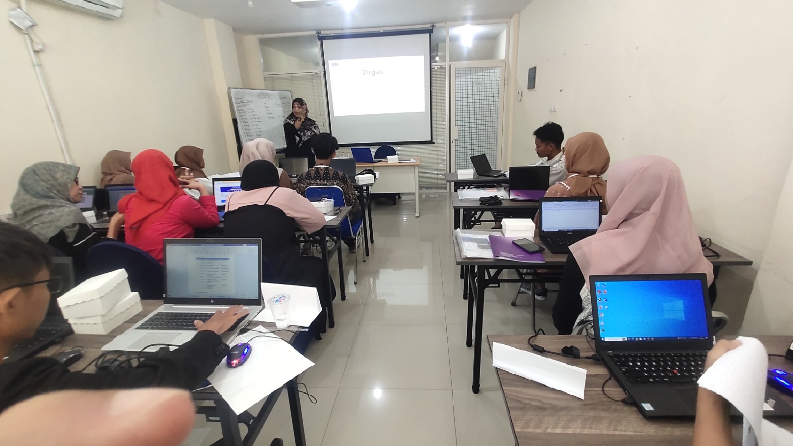 Pelatihan Public Relations Officer